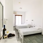Finikas Santorini Hotel Kamári