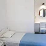 Finikas Santorini