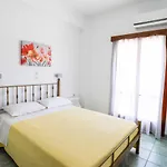 Finikas Santorini Hotel 3*