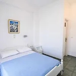 Finikas Santorini Kamári
