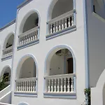 Finikas Santorini 3* Kamári