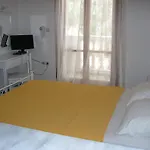 Finikas Santorini Kamári