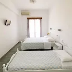 Finikas Santorini Καμάρι