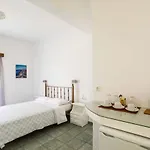 Finikas Santorini Καμάρι