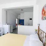 Finikas Santorini Ξενοδοχείο