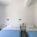 Finikas Santorini 3* Καμάρι