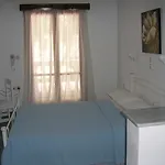 Finikas Santorini