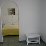 Finikas Santorini Καμάρι