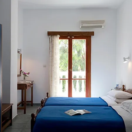 Finikas Santorini 3* Kamári