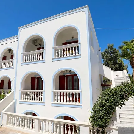 Finikas Santorini 3* Kamári