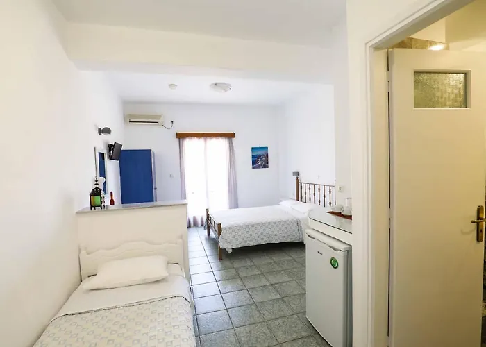 Finikas Santorini Hotel