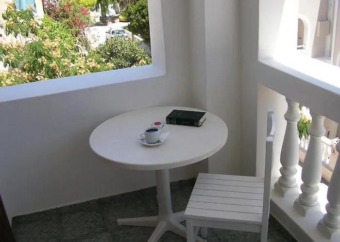 Finikas Santorini 3*