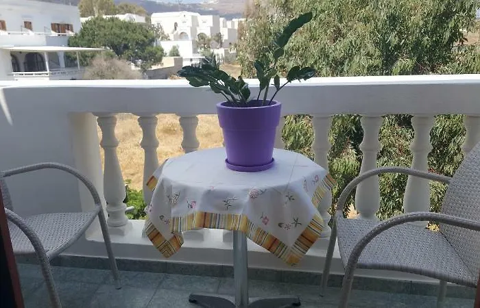 Finikas Santorini Hotel 3*