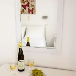 酒店 Finikas Santorini 3*