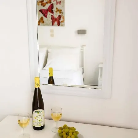 Отель Finikas Santorini 3*