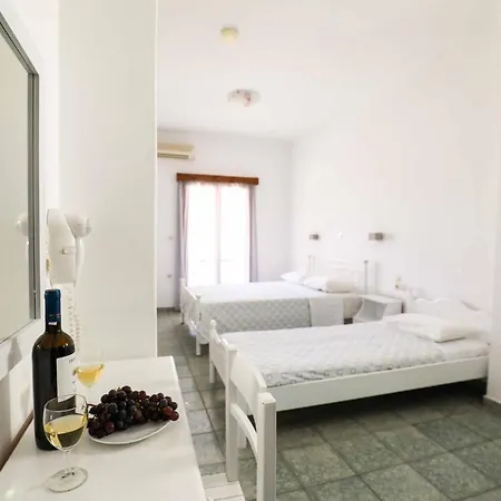 Finikas Santorini Hotel Kamári