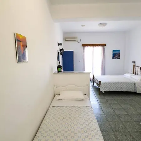 Finikas Santorini 3* Камари