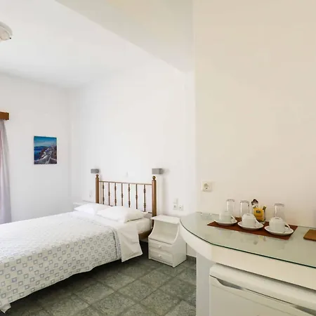 Finikas Santorini Kamári