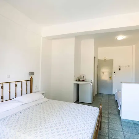 Finikas Santorini Καμάρι