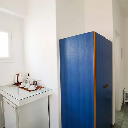 Finikas Santorini 3* Kamári