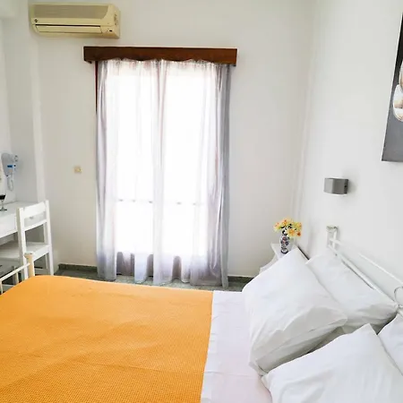 Hotell Finikas Santorini 3*
