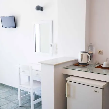 Finikas Santorini Kamári