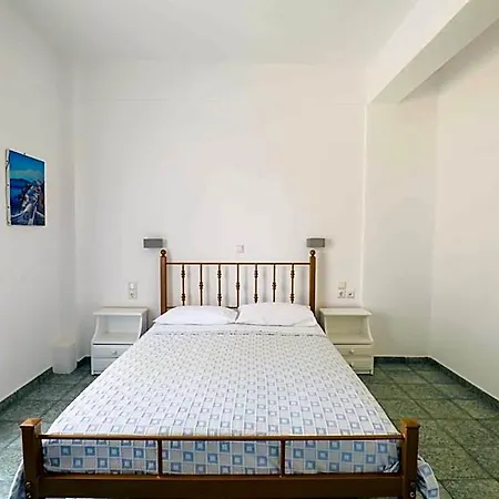 Finikas Santorini Καμάρι