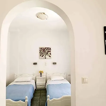 Finikas Santorini Ξενοδοχείο Καμάρι