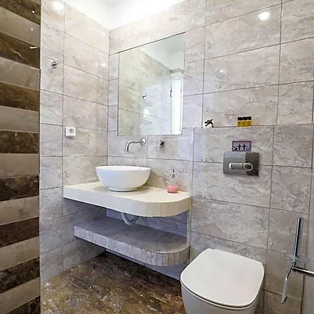 Finikas Santorini 3*
