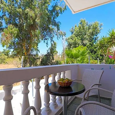 Finikas Santorini 3*