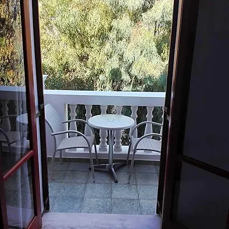 Finikas Santorini Ξενοδοχείο Καμάρι