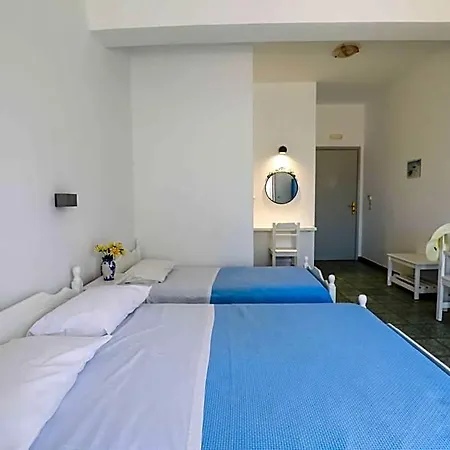 Finikas Santorini 3*