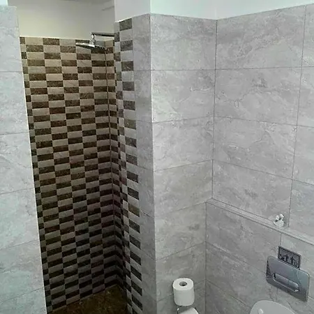 Finikas Santorini Otel 3*