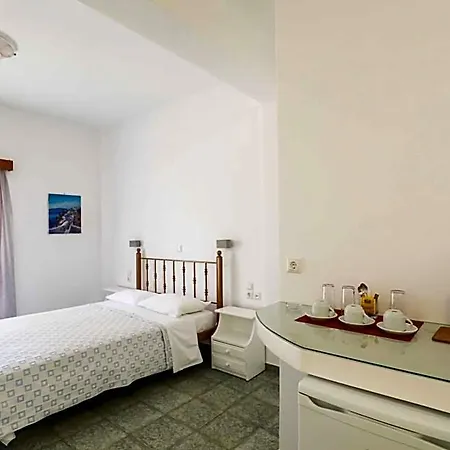 Finikas Santorini Καμάρι