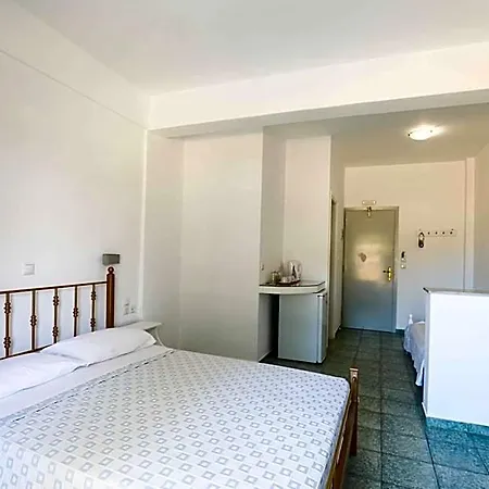 Finikas Santorini Καμάρι
