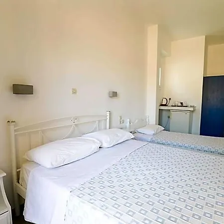 Finikas Santorini 3* Καμάρι