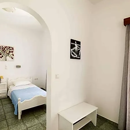 Ξενοδοχείο Finikas Santorini Καμάρι