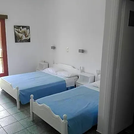 Finikas Santorini Otel 3*