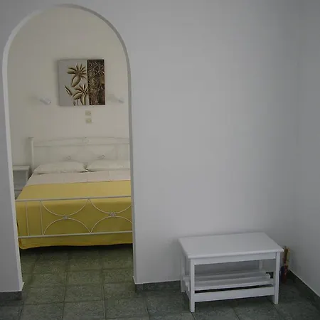 Finikas Santorini Καμάρι