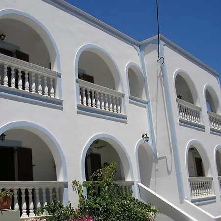 Finikas Santorini Hotel Kamári
