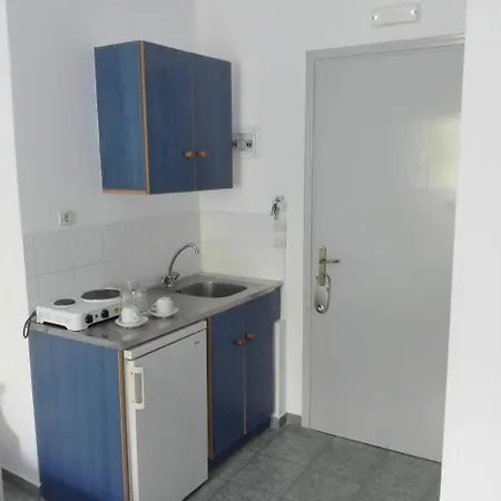 Finikas Santorini Otel
