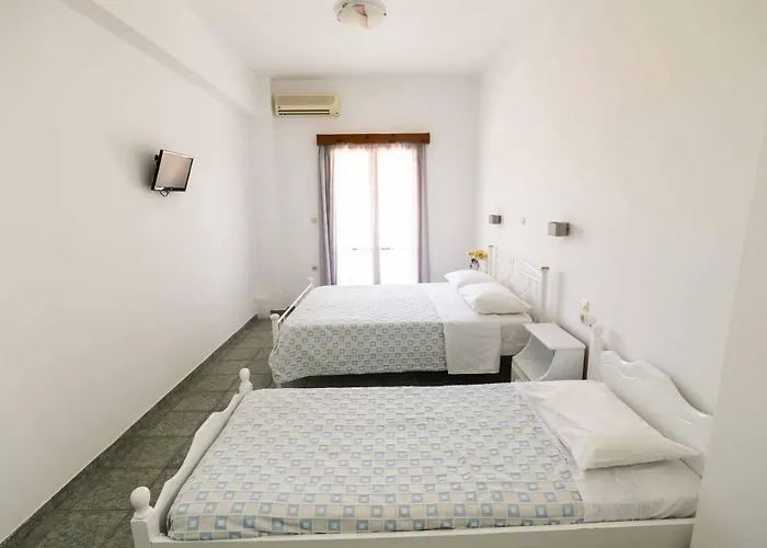 Finikas Santorini Kamari (Santorini)