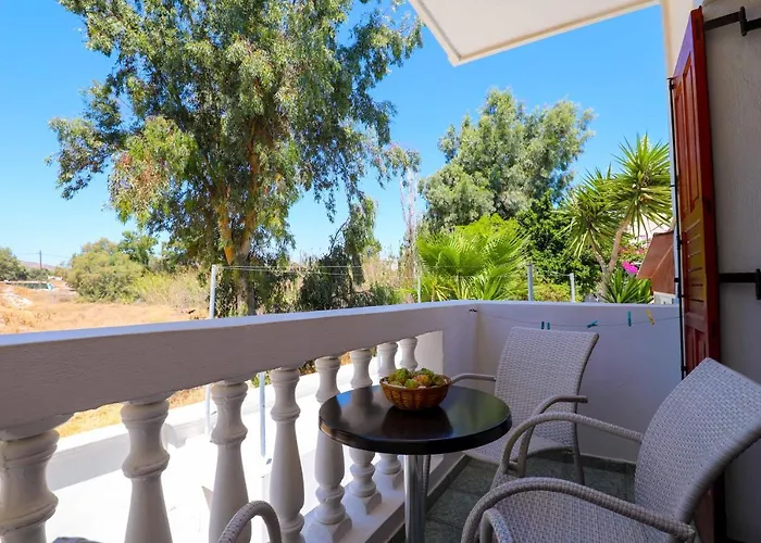 Finikas Santorini ホテル 3*