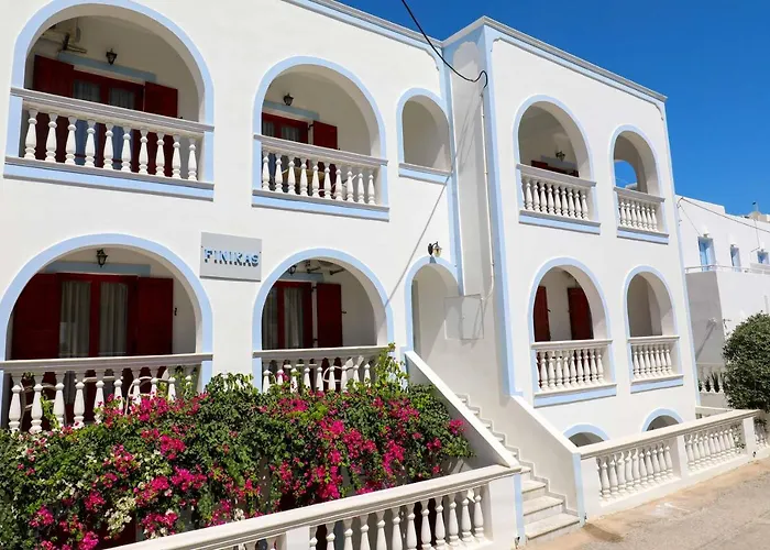 ホテル Finikas Santorini 3*