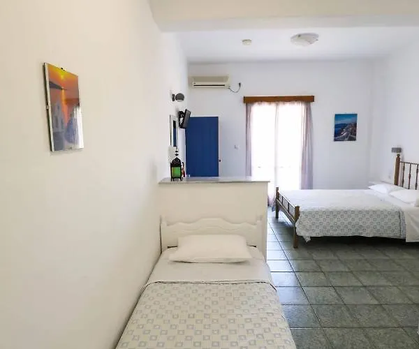 Finikas Santorini 3* Kamári