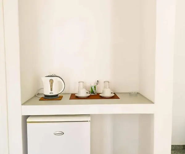 Finikas Santorini Kamári