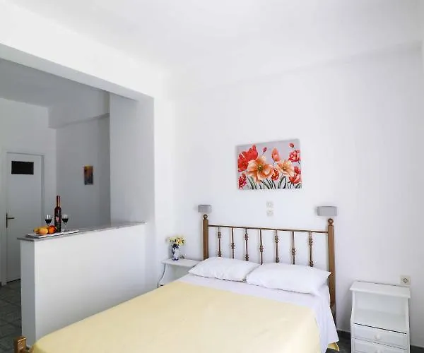 Finikas Santorini Kamari (Santorini)