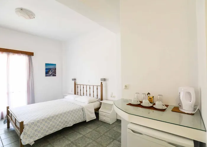 Finikas Santorini Kamari (Santorini)