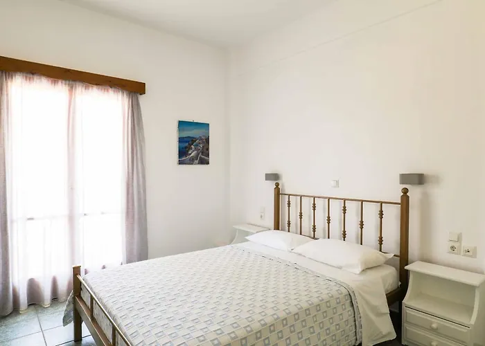 Finikas Santorini 3* Kamari (Santorini)