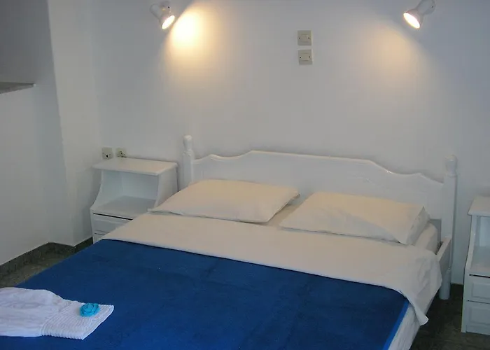 Finikas Santorini Kamari (Santorini)